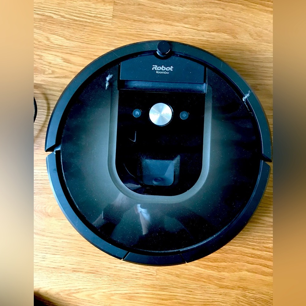 Roomba 910 robot